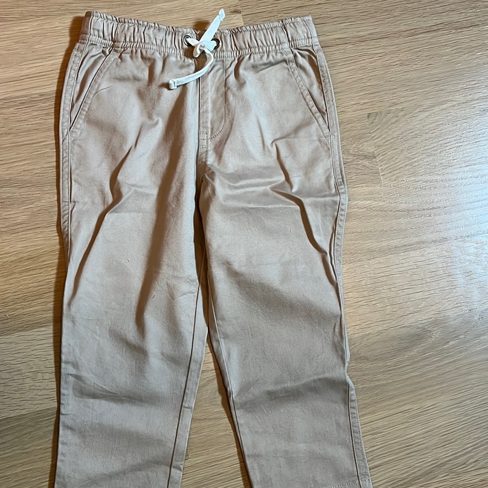 NWT Primary Chino Pant. | Size 3T